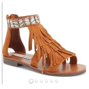 Steve Madden Gianni Fringe Sandals- brown